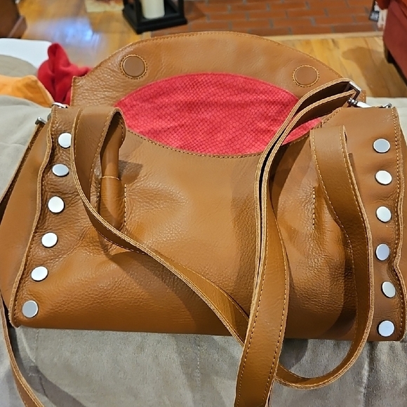 Beautiful, Hammitt Tan Shoulder Bag that also has an adjustable cross body strap - Picture 5 of 6